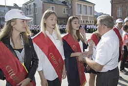 Торжественная линейка, посвящённая началу учебного года (02.09.2019)
