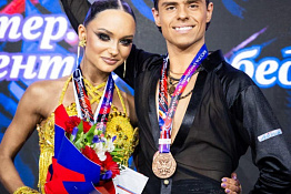 ПОЗДРАВЛЯЕМ! Студентка Гуманитарного колледжа КГУФКСТ стала бронзовым призером соревнований по танцевальному спорту.