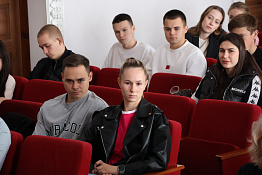 В университете прошла встреча ректора профессора С.М. Ахметова со студенческими семьями.