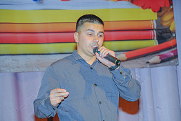 В Кубанском государственном университете физической культуры, спорта и туризма прошел праздничный концерт, посвященный Дню учителя.