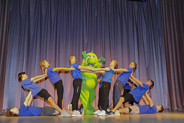 В Кубанском государственном университете физической культуры, спорта и туризма прошел праздничный новогодний концерт.