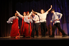 В Кубанском государственном университете физической культуры, спорта и туризма прошел праздничный новогодний концерт.