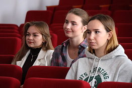 В университете прошла встреча ректора профессора С.М. Ахметова со студенческими семьями.