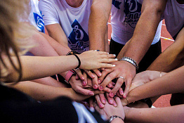 Ректор профессор С.М. Ахметов и студенты университета приняли участие в церемонии открытия стадиона «Динамо» после реконструкции.