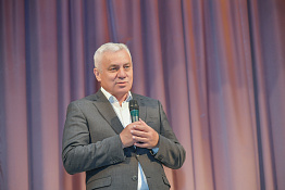 В Кубанском государственном университете физической культуры, спорта и туризма прошел концерт, посвященный Дню учителя.