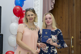 Вручение дипломов: Гуманитарный колледж (04.07.2019)