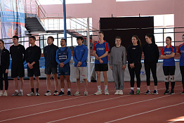 В легкоатлетическом манеже КГУФКСТ прошли соревнования, посвященные Дню защитника Отечества.
