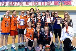 В Гуманитарном колледже КГУФКСТ прошли соревнования по баскетболу.